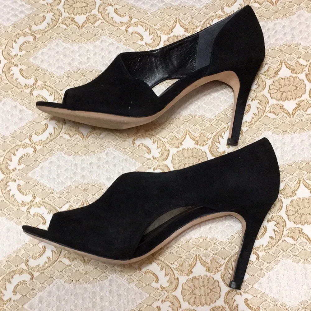 Cole Haan Viveca Black Suede Pump with Cut Out Size 8B with Box - Picture 3 of 9
